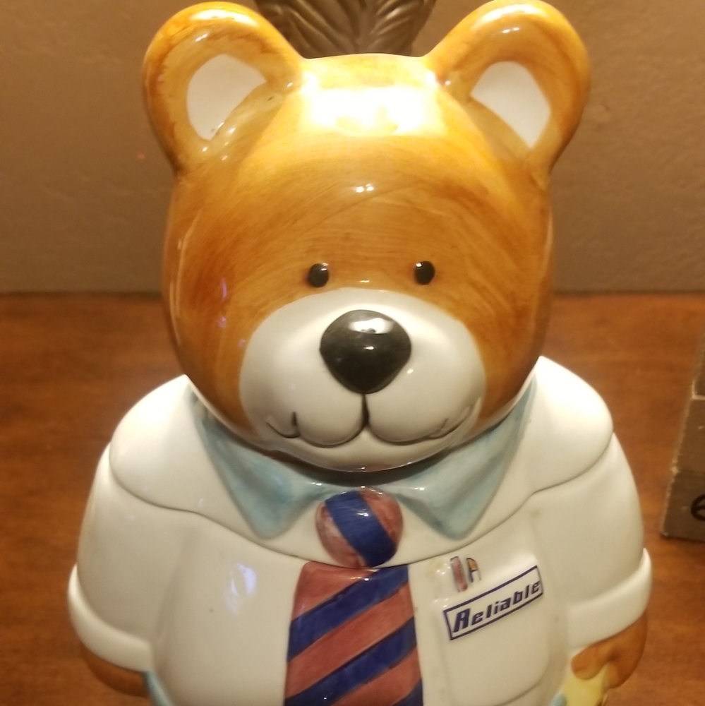 VINTAGE TEDDY BEAR COOKIE JAR. MR. RELIABLE HOLDING CHOCOLATE CHIP COOKIE JAR.